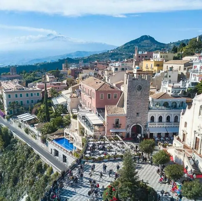 Taormina Castle And Sea View 아파트